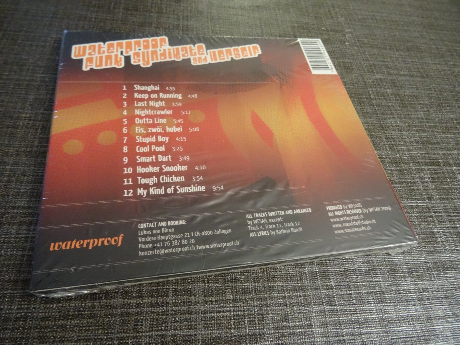CDs: Waterproof Funk Syndikate and Herself CD – Neu und originalverpackt aus Olten von Disc-Ausverkauf 1