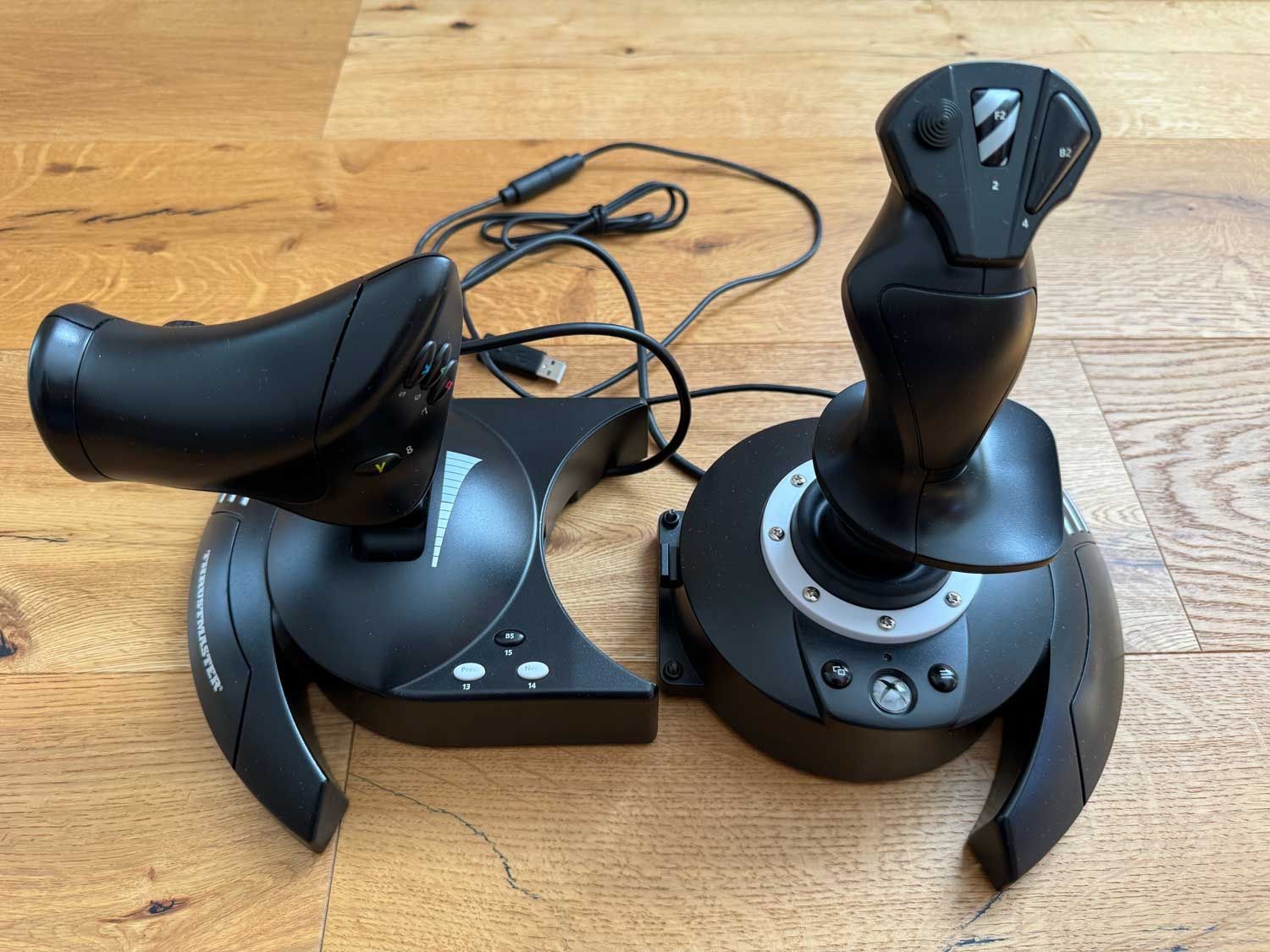 Thrustmaster Controller: XBox TFlight Hotas One Thrustmaster – Usato da Jona venduto da Srup 4