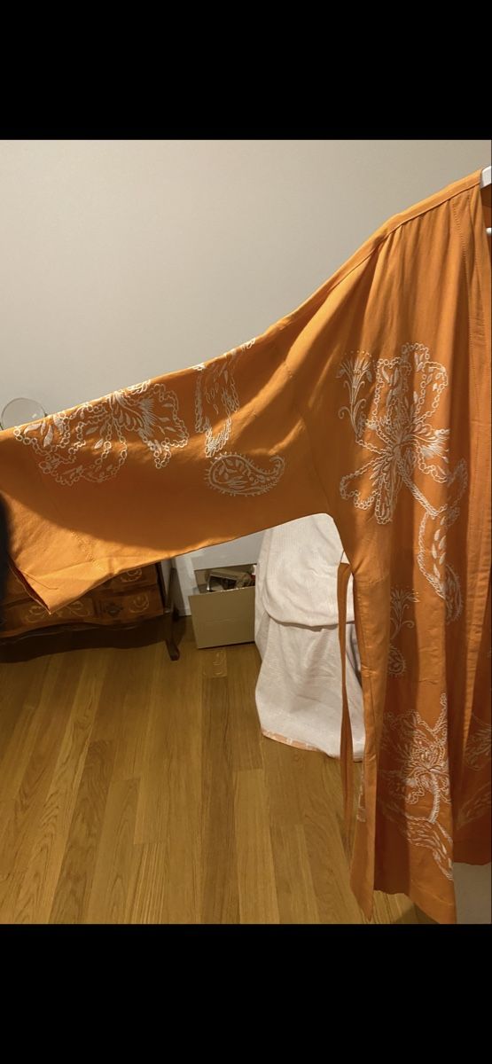 Art international: Kimono long orange avec broderies blanches taille M – Neuf avec emballage d'origine à Nyon par rab_vl5j 4