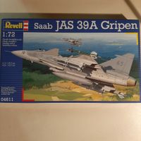 1237 ... SAAB JAS 39A Gripen + Äzteilset ... Revell 04611