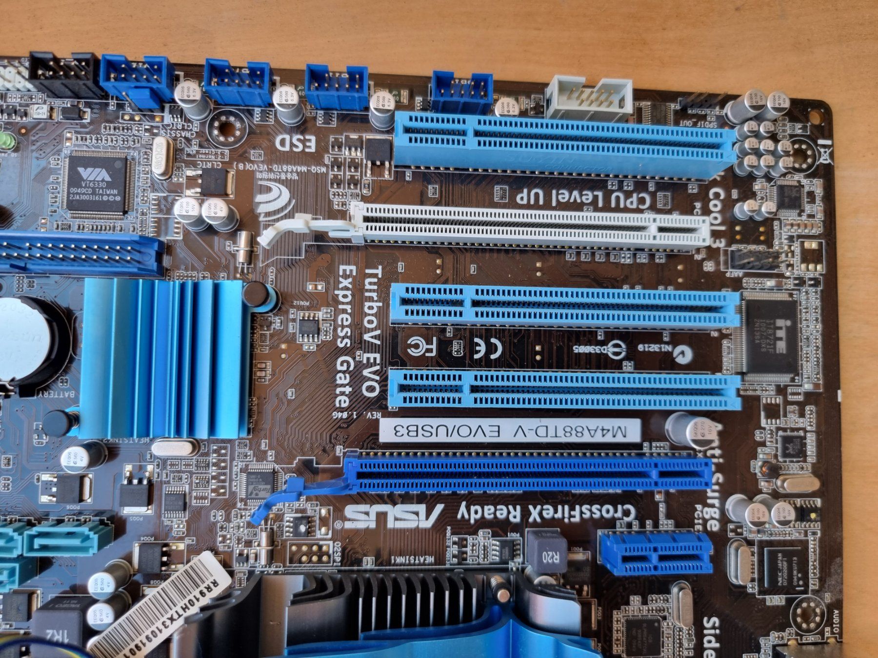 Componenti elettronici: ASUS X48 Turbo EVO, RAM, CPU Kühler – Difettoso da Zuzgen venduto da ricard11 3