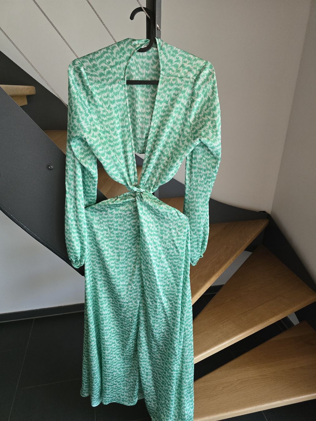 H&M Lotti di vestiti: 3 wunderschöne Sommerkleider in XS – Usato da Wolfwil venduto da chipsyyy 6