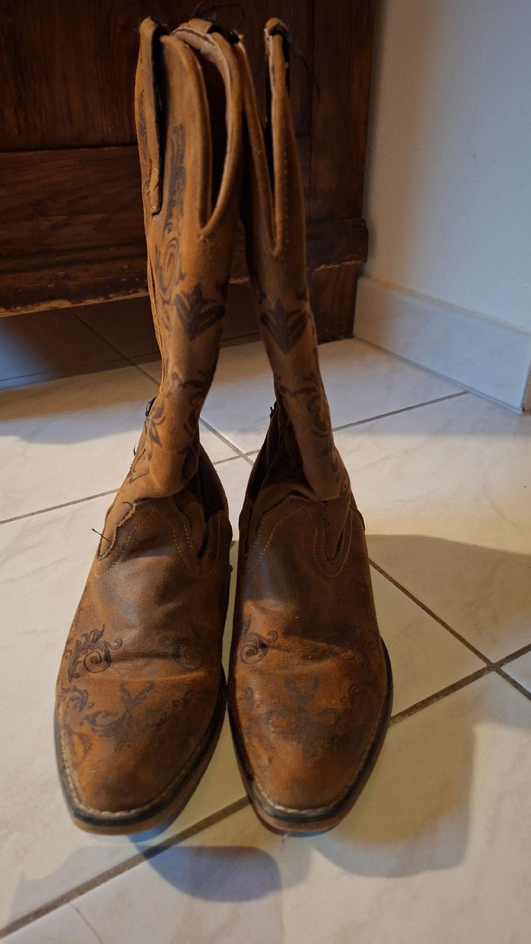 Chaussures femmes: Vendo stivale Roper da donna. – D'occasion à Solduno par sar_8t7y