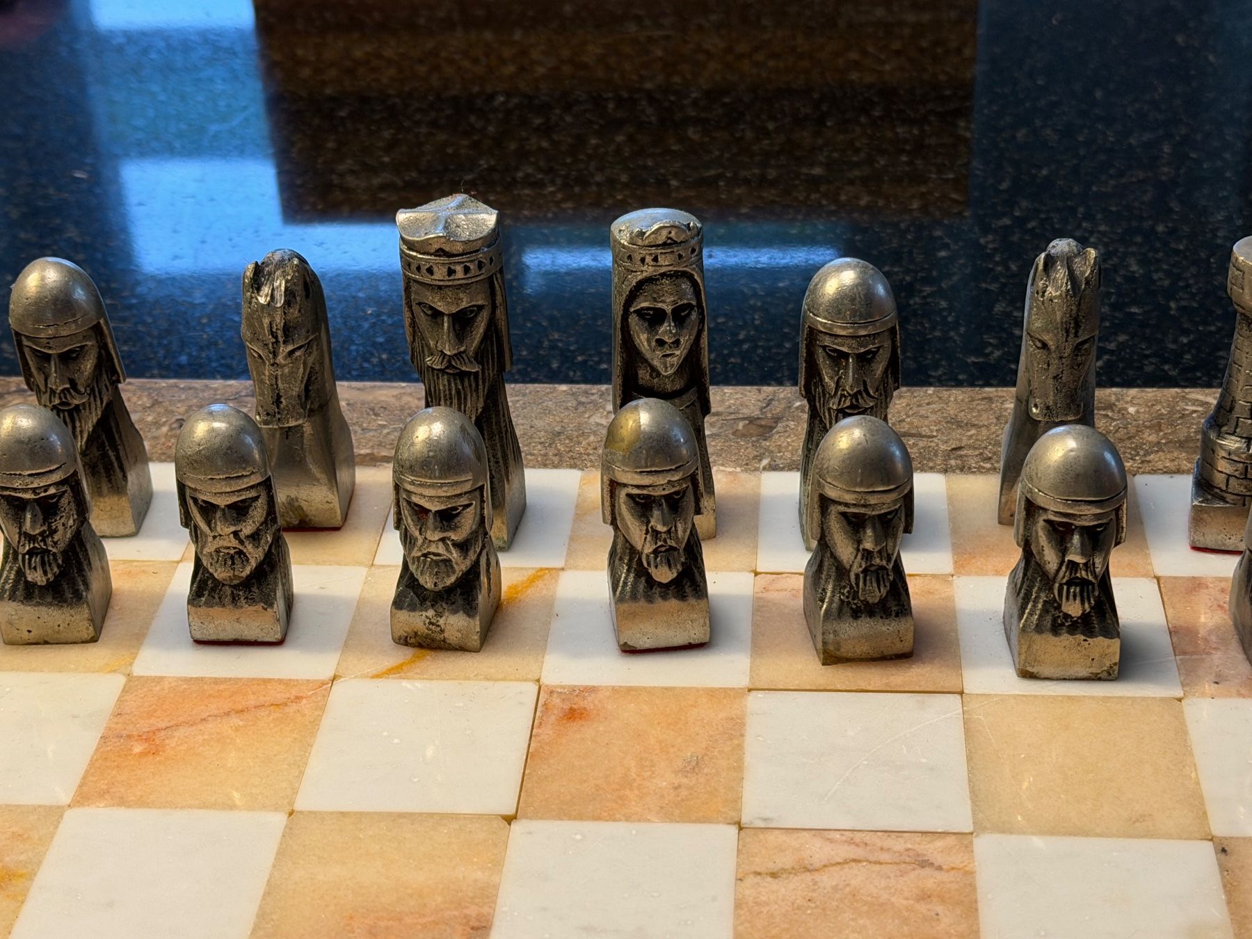 Spiele: Edles Schachspiel, Marmor/Bronce/Zinn Top Zustand – Gebraucht aus Rheinau von TinoK04 2