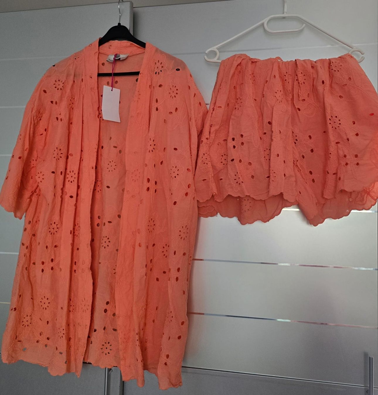 Camicette: Set Bluse und Shorts Aprikot – Nuovo e nell'imballaggio originale da Winterthur venduto da Winnia