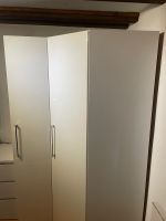 schöner Eckkleiderschrank weiss-glanz, viel Stauraum