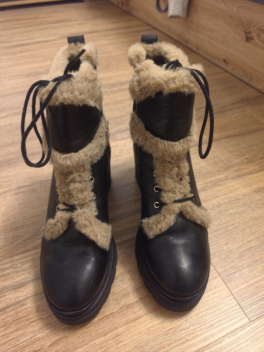 Damenschuhe: Weiche Winterstiefeletten – Gebraucht aus Embrach von sar_dq2y 1