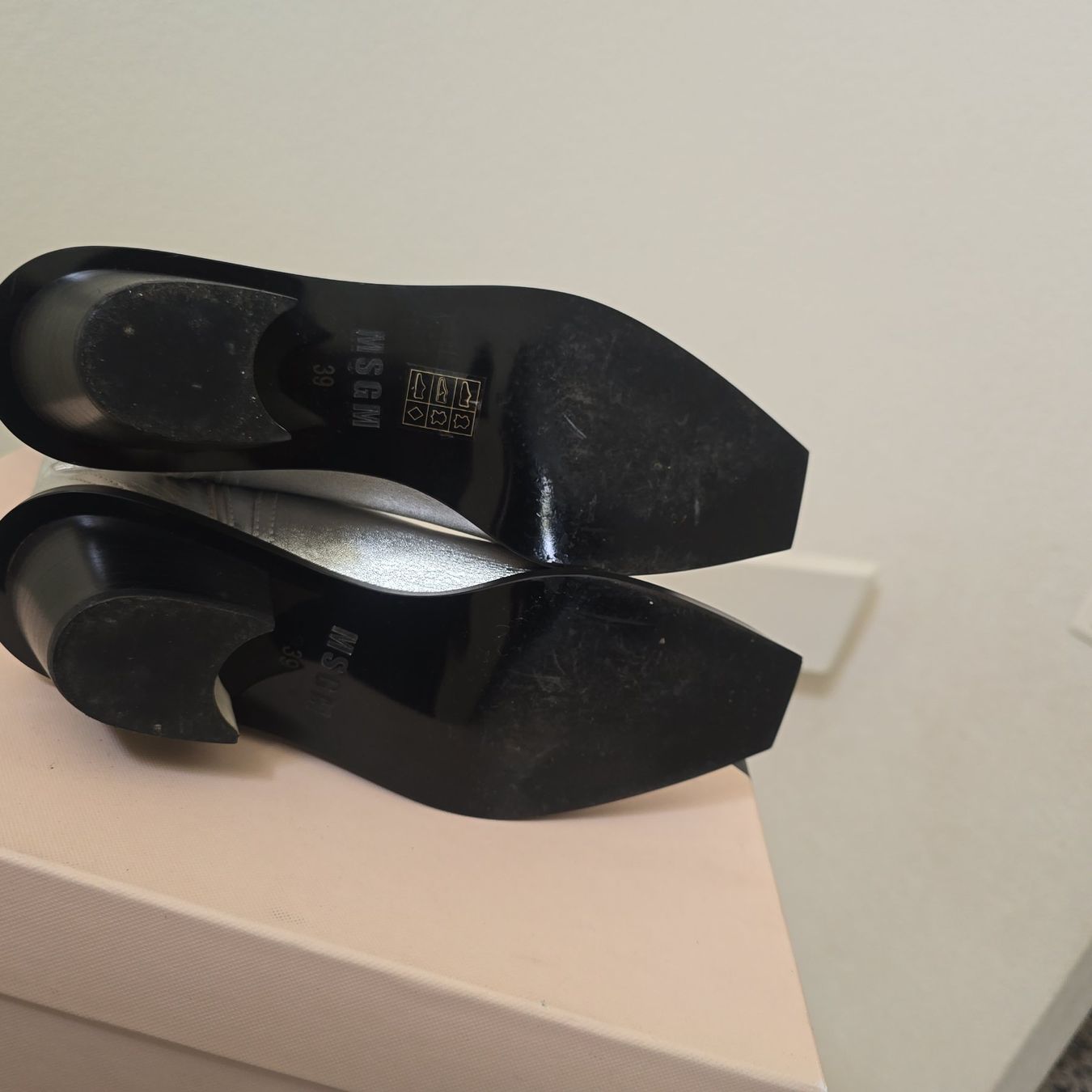 MSGM Chaussures femmes: MSGM Western boots, size 39 – D'occasion à Spreitenbach par Breezyel 9