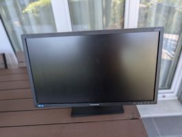 Écran Samsung S24E650PL 24 pouces bon état