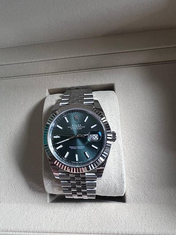 Uhren: Rolex Dayjust 41 - Green - Neuve  – Neu und originalverpackt aus Chavannes-Renens von rom_6kpw 3
