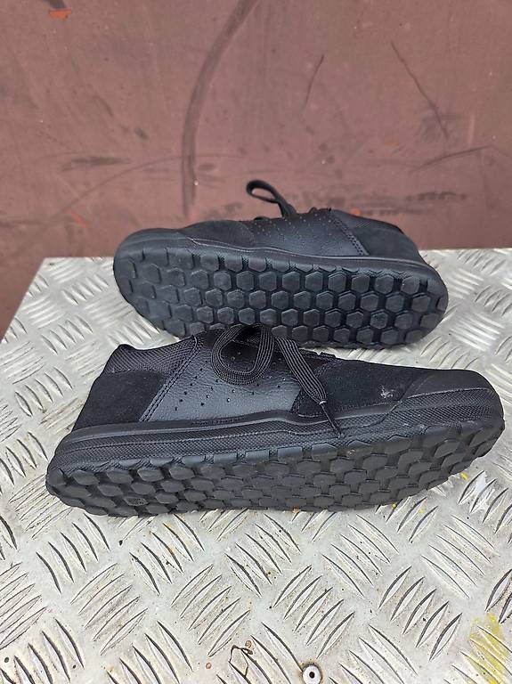 Scarpe da uomo: A vendre  soulier de velo specialized – Usato da corbeyrier venduto da cuicui66 2