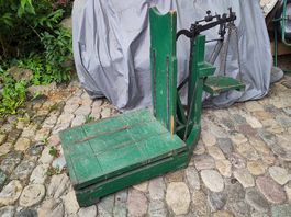 Antike Waage Sackwaage, bis 100kg, Schweizer Eichung 1884