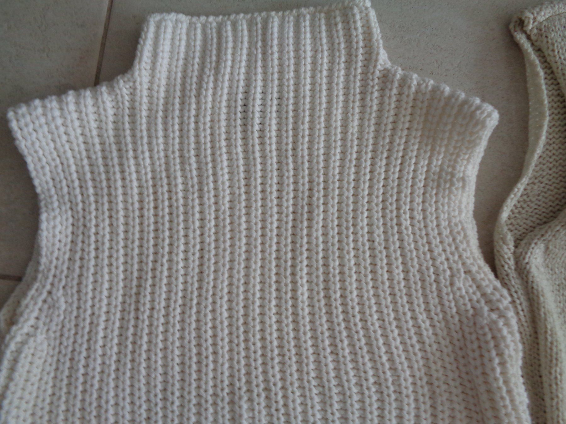 Kleiderpakete: 2 x STRICK PULLOVER GR.L – Gebraucht aus Rotkreuz von Samballi 1