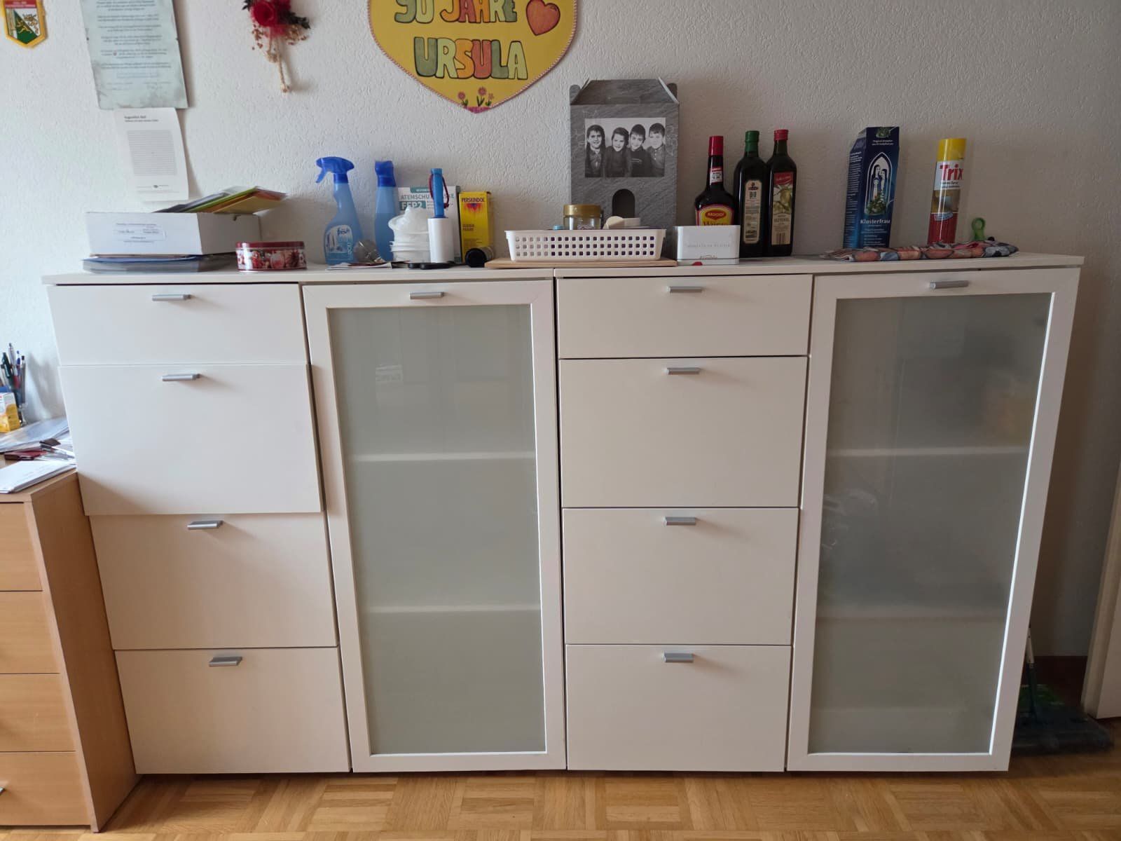 Cassettiere: Sideboard weiss mit Schubladen und Glasfront – Usato da Erlen venduto da astra2013 1