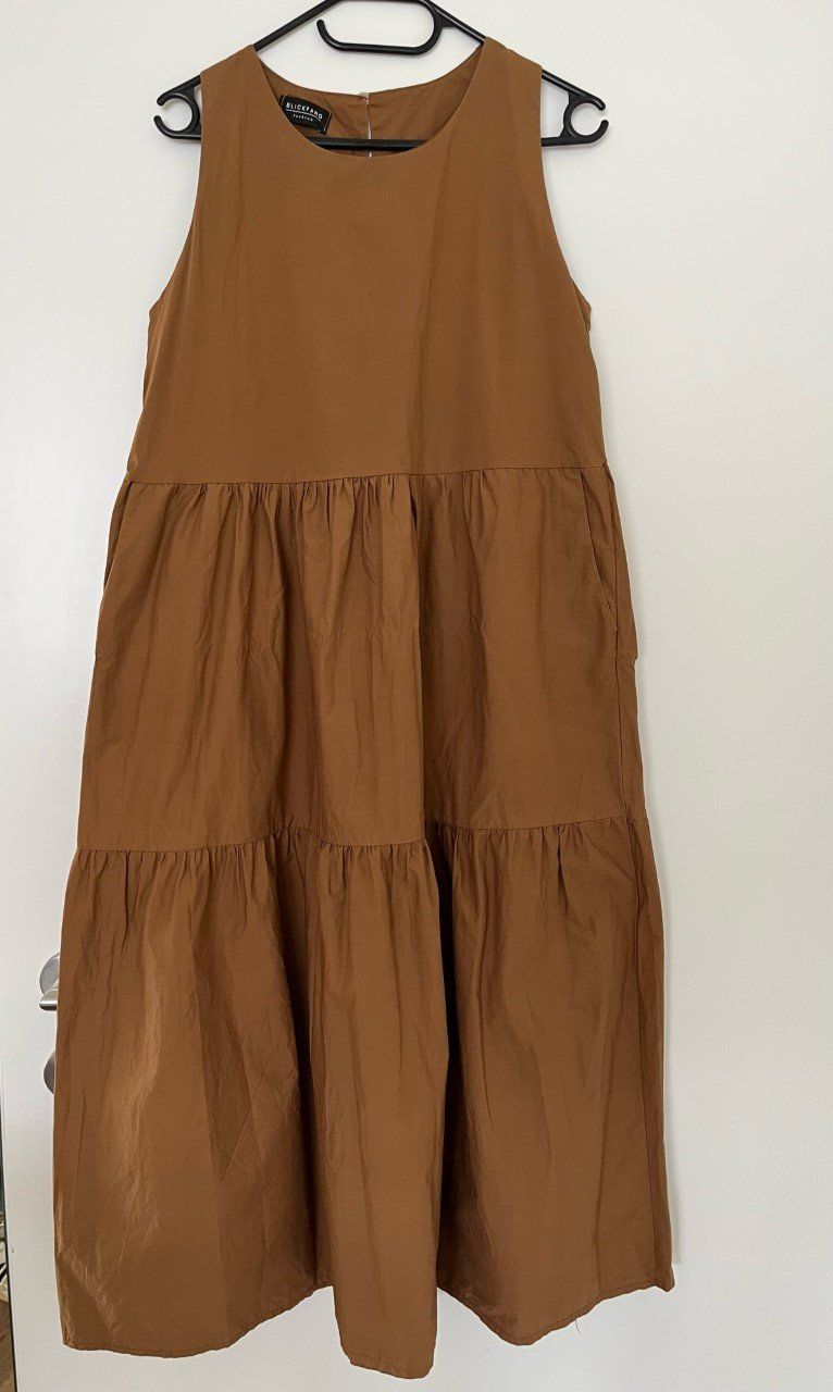 Robes: Freizeitkleid von Blickfang One Size, Farbe braun – Neuf (Voir description) à Triesen par dardaleni