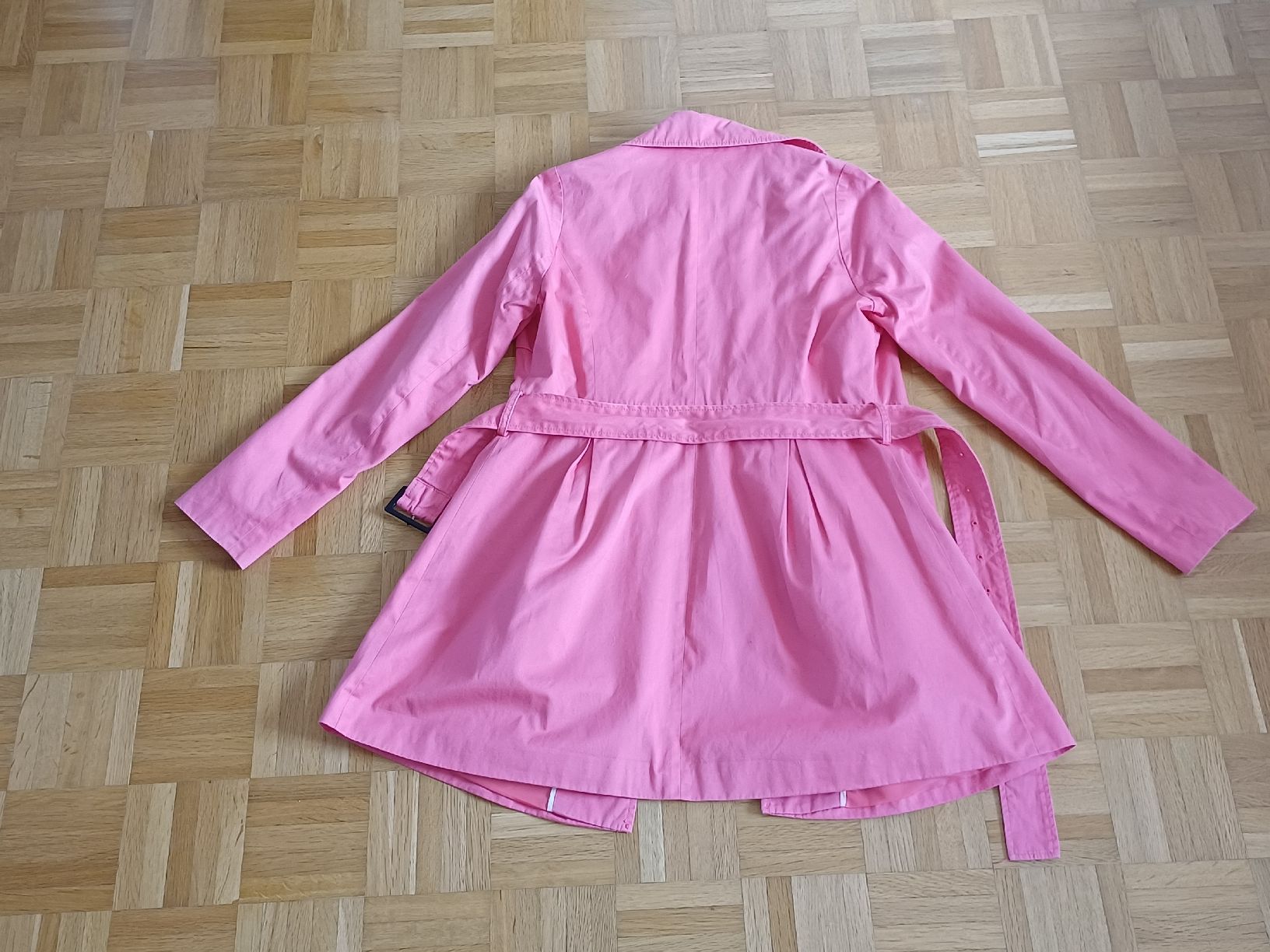 Cappotti: Lachsfarbener Trench Coat Avant Premiere – Usato da Basel venduto da klaraleoni 4