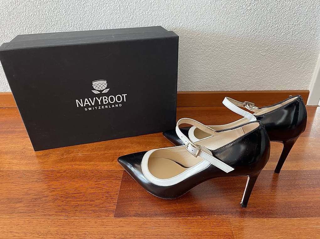 Scarpe da donna: Schwarzer Pump Gr.38 von Navyboot – Usato da Buchs ZH venduto da wunderwelt74