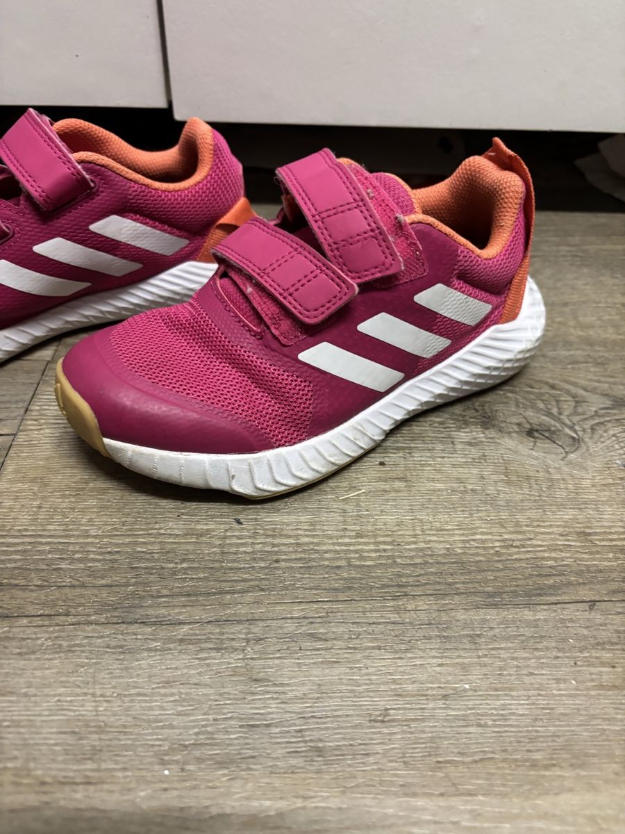 Adidas Scarpe per ragazze: Adidas Hallenschuhe, Turnschuhe Kinder – Usato da Wimmis venduto da Soccerfanshop 1
