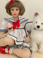 Puppe mit Hund, Sammlerpuppe Porzellanpuppe Spielsachen Deko
