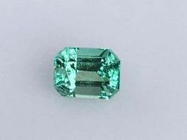 SMARAGD bläulich/grün  oktagon   0.22cts   Ural / Sibirien
