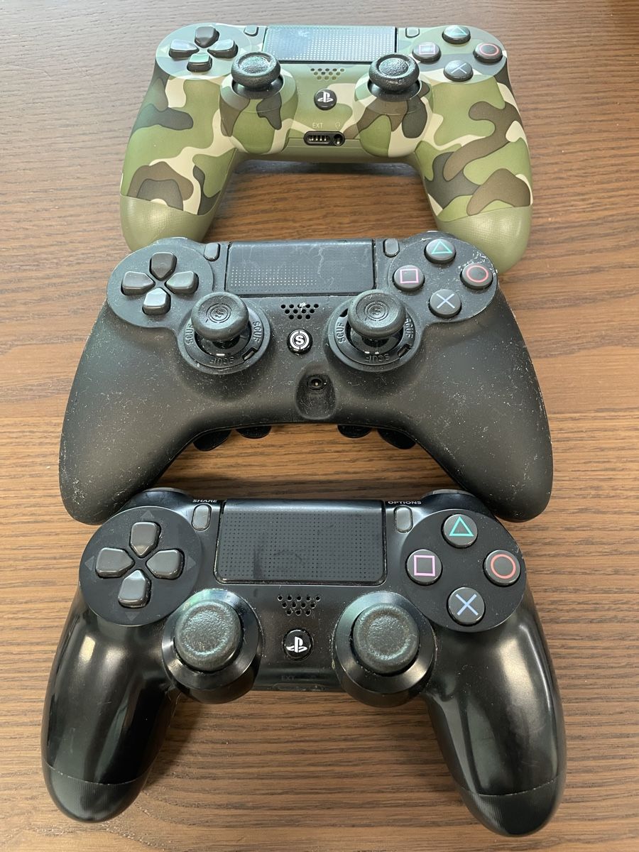 Sony Controller: 3 x Sony Playstation Controller ungetestet – Defekt aus Näfels von NOXION