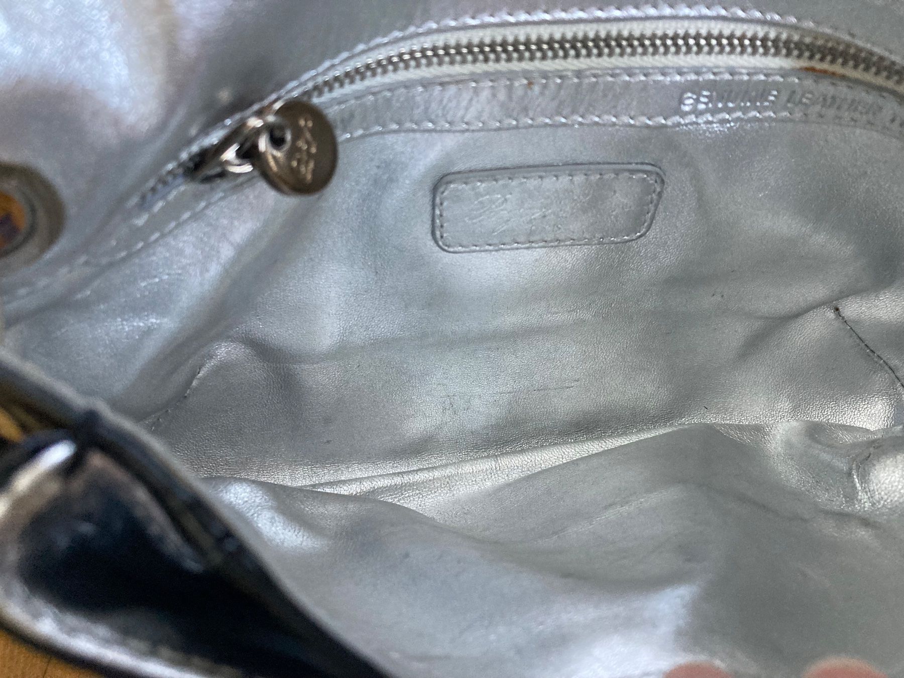 Borse da donna: ROGER VIVIER BLACK SMALL PATENT LEATHER SHOULDER BAG – Nuovo (secondo la descrizione) da Zürich venduto da elegantissima 8