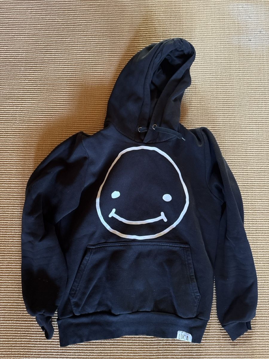 Pulls & Sweat-shirts: Schwarzer Hoodie – D'occasion à Hütten par CaFeLe