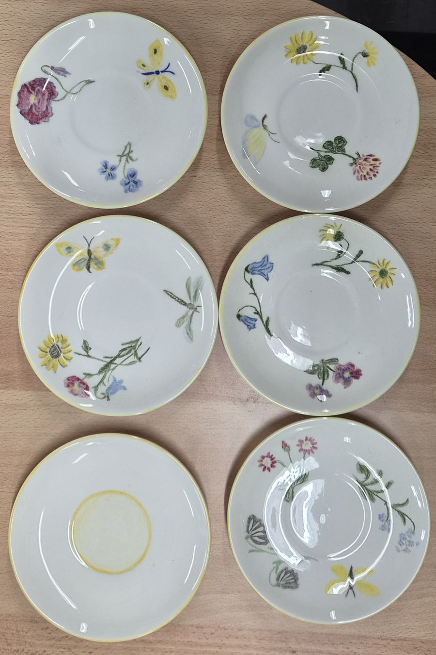 Tazze: Service à café Signa fleurs papillons  – Usato da Le Locle venduto da La-Boutik 2