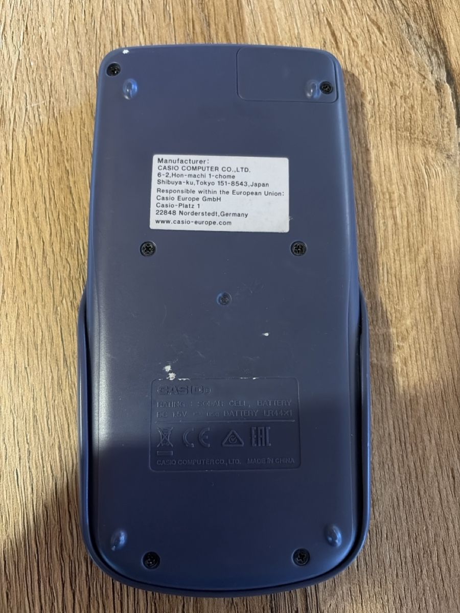 Casio Calcolatrici tascabili: CASIO Taschenrechner fx-991ES Plus mit Hülle – Usato da St. Gallen venduto da nic_xky9 3