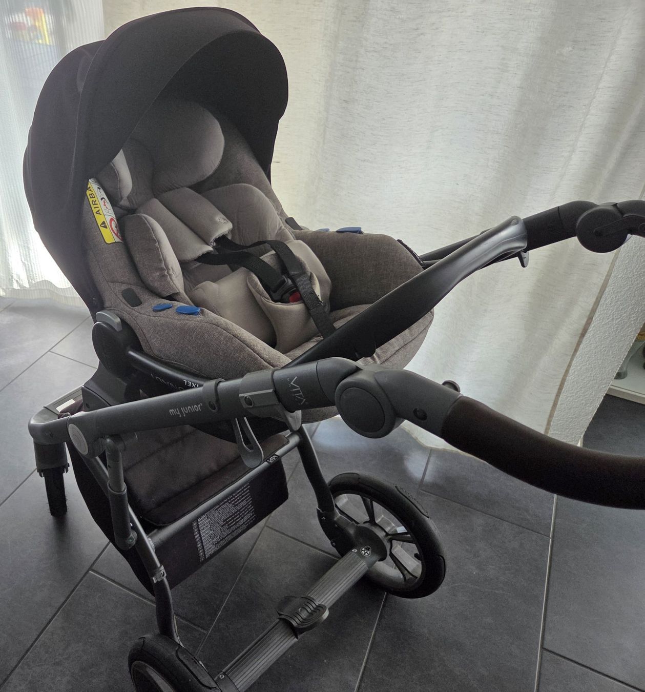 Kinderwagen: My Junior Kinderwagen, Auto-Babyschale & ISO-Fix Base – Gebraucht aus Jegenstorf von KevMen10 2