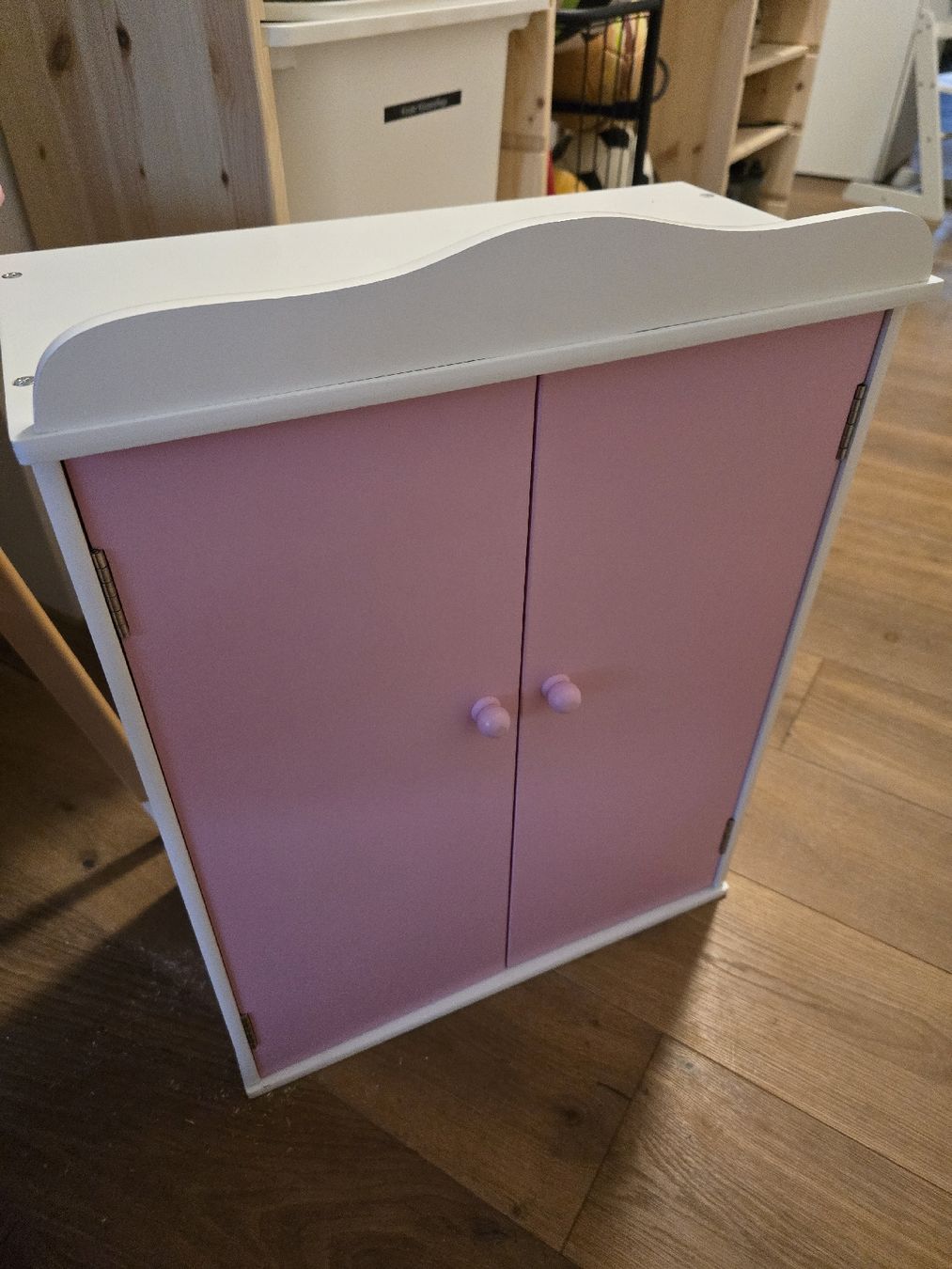 Spielzeuge: Puppenmöbel Set – Gebraucht aus Olten von Jullis