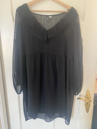 Kleid Divided H&M  schwarz mit Punkten Grösse M