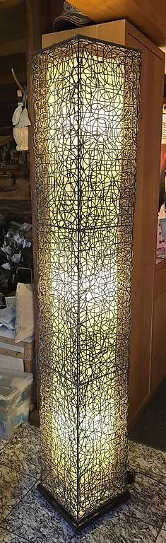 Lampen: Stehleuchte Rattan-Optik rechteckig gebraucht – Gebraucht aus Semione von Ede3