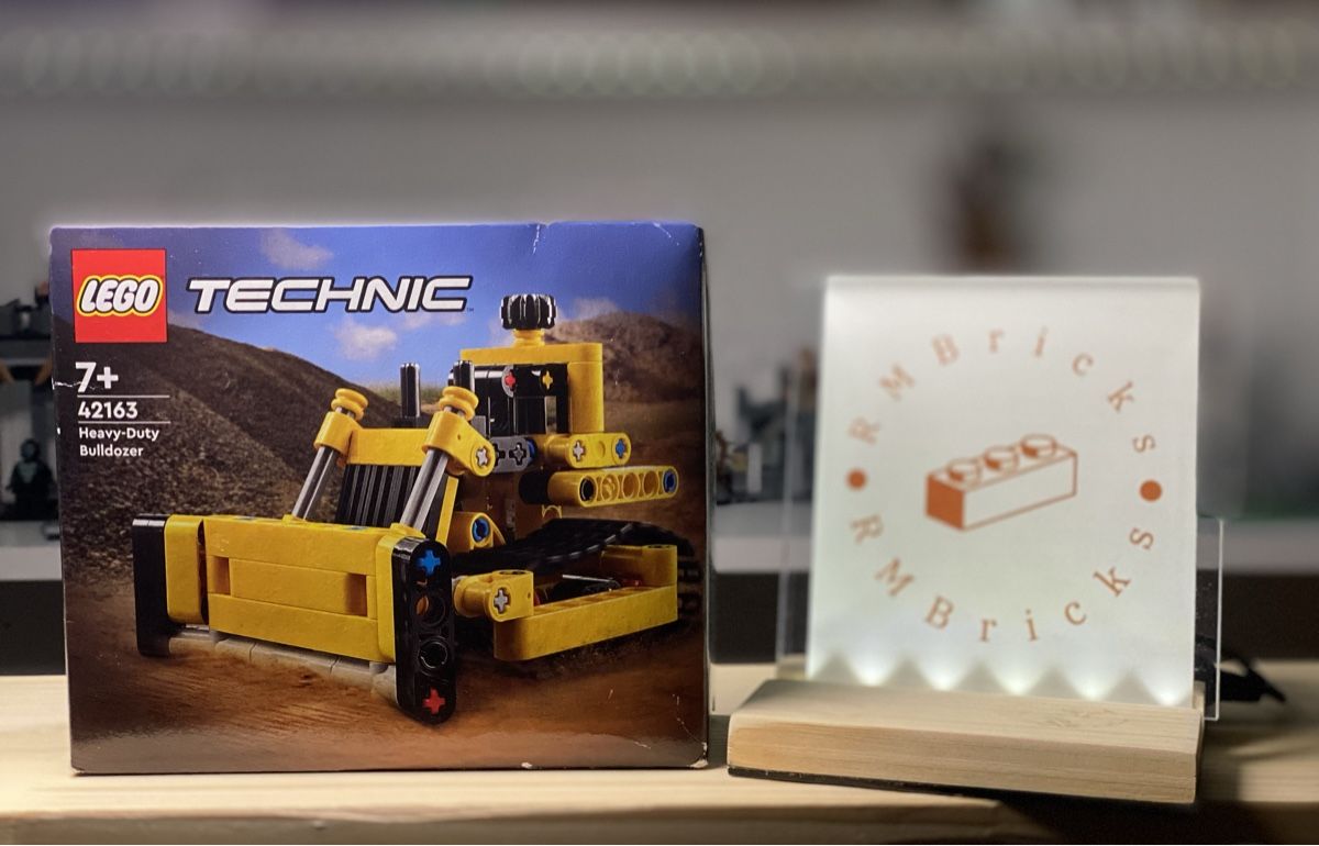 Lego Kit di costruzioni: Lego Technic Heavy-Duty Bulldozer 42163 – Nuovo e nell'imballaggio originale da Appenzell venduto da RMBricks