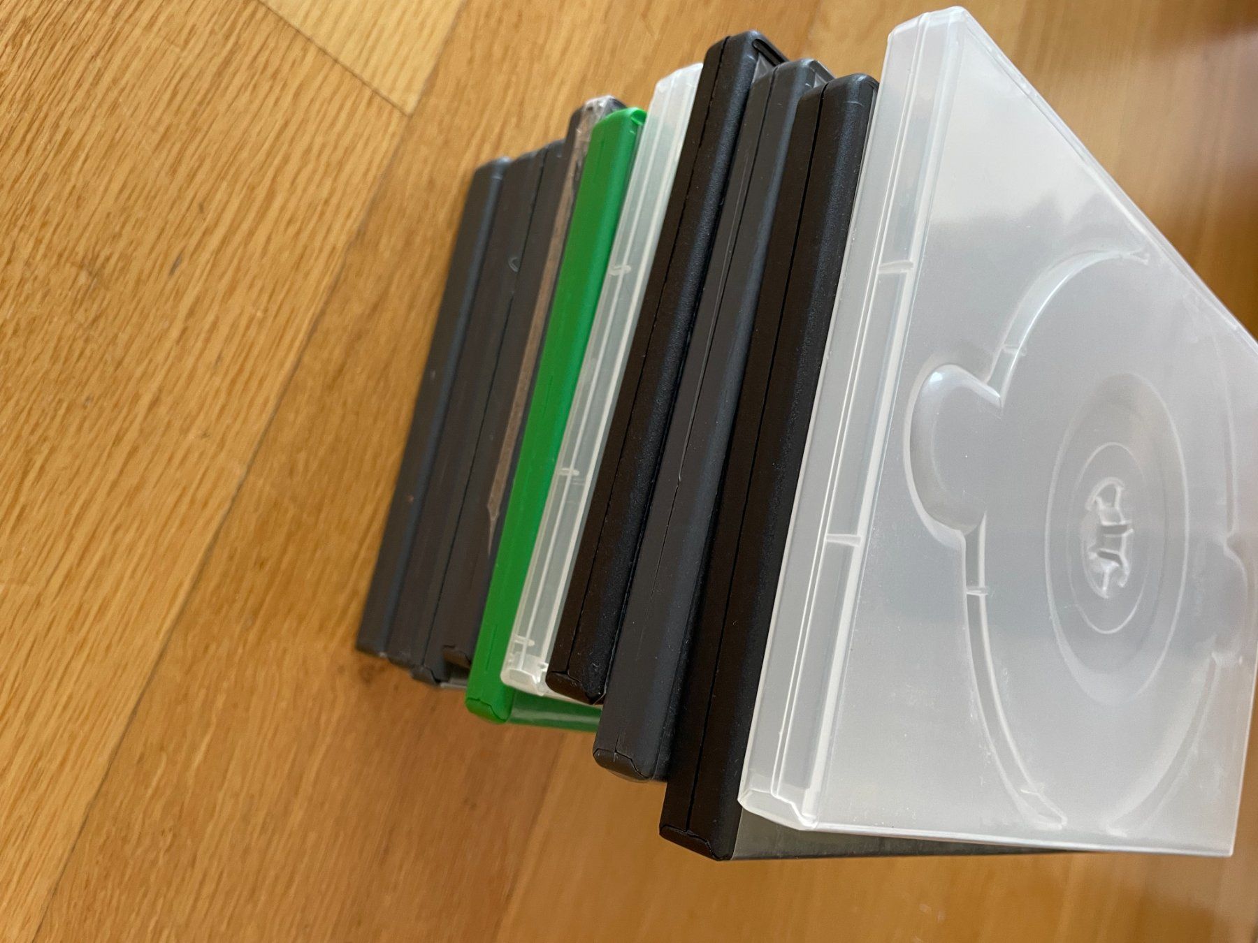 Tous les DVDs: 10 boites / jaquettes de DVD vides – D'occasion à Petit Lancy par gil_hr6v 7