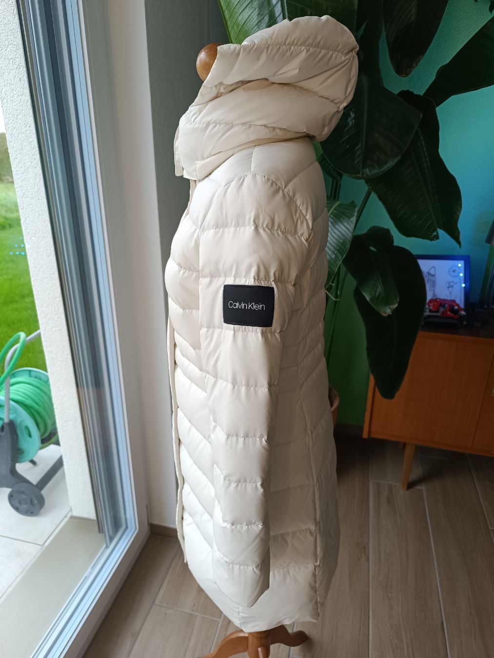 Calvin Klein Mäntel: Calvin Klein Daunenmantel – Gebraucht aus Wolfwil von SecondOwner 1