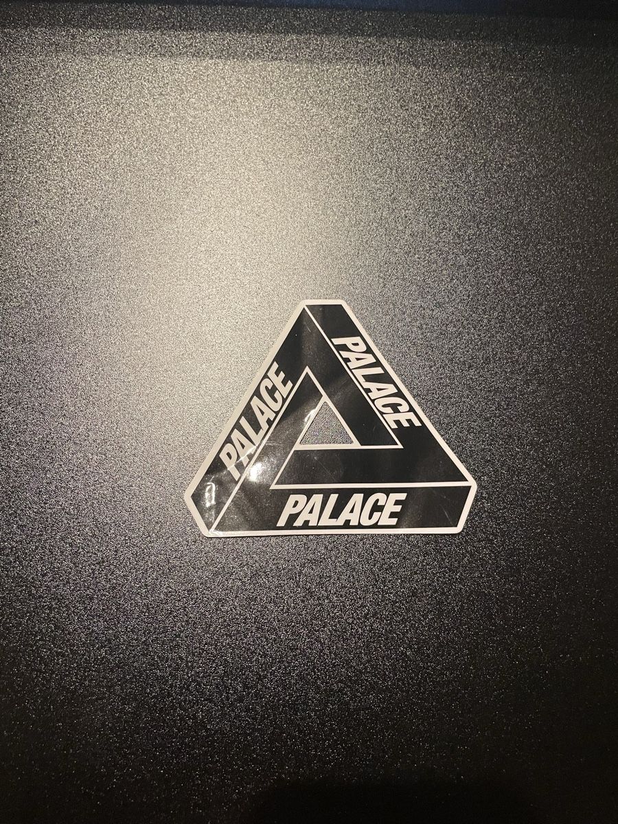 Sticker: Palace Tri Ferg Black Sticker – Nuovo e nell'imballaggio originale da Nyon venduto da vallon_p38