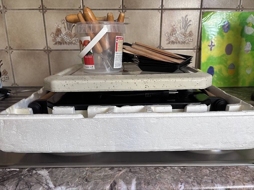 Elettrodomestici da cucina: Raclette-Öfeli mit Zubehör – Usato da Kaufdorf venduto da per_5khy