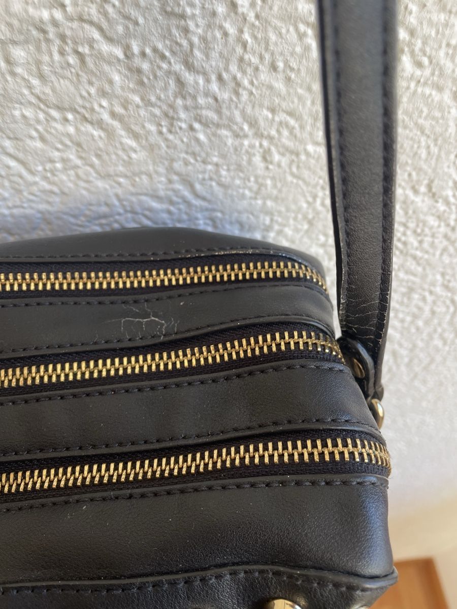 Liu Jo Borse da donna: Sac Liu Jo noir, clouté, élégant – Usato da Martigny venduto da Lea_lucci 5