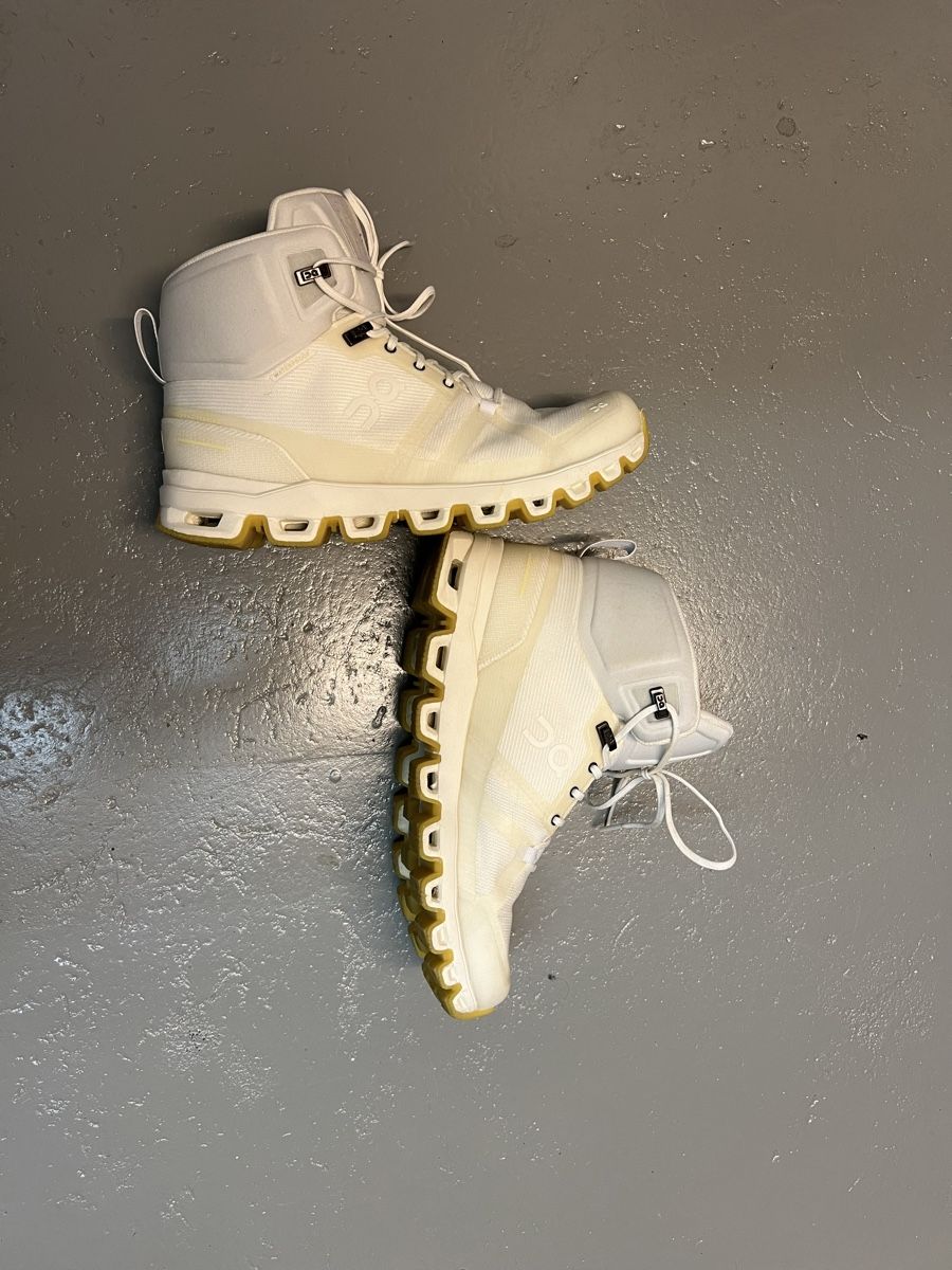 On Scarpe da donna: On Wanderschuhe wasserfest (neu) – Nuovo (secondo la descrizione) da Solothurn venduto da Spicar