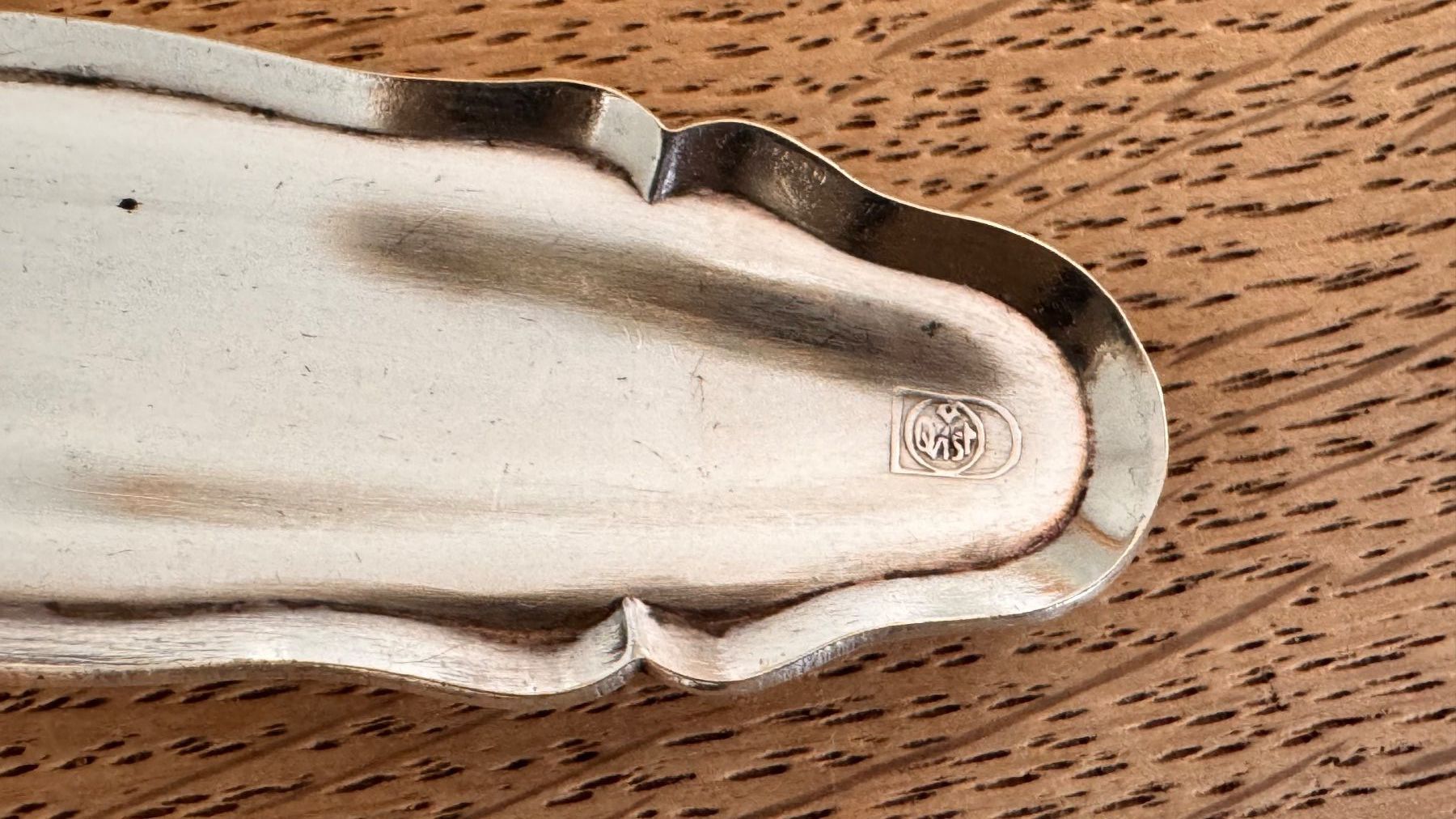 Set di posate: Tortenheber versilbert antik mit wunderschönem Blumendekor – Usato da Baar venduto da 001loulou 2