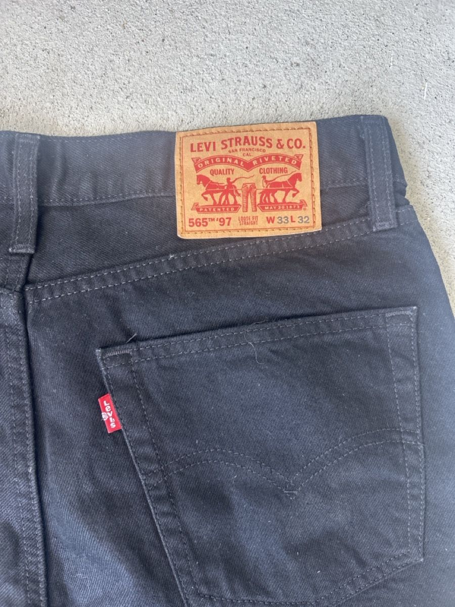 Levi's Jeans: Levi's Jeans W33 L32 – Nuovo (secondo la descrizione) da Burgdorf venduto da mor_itz_95 2