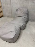 Gratis: Sitzsack mit Hocker für Garten/Terasse