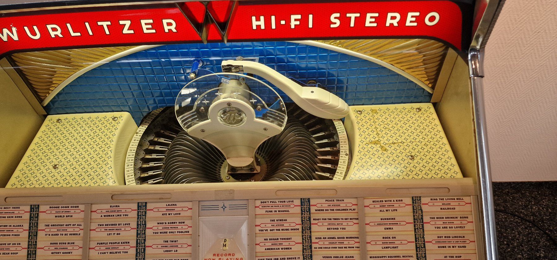 Wurlitzer Jukebox: Musikbox Jukebox Wurlitzer 2404 – Usato da Geroldswil venduto da jukeman 3