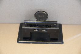 Alter Metalllocher - B&B 108