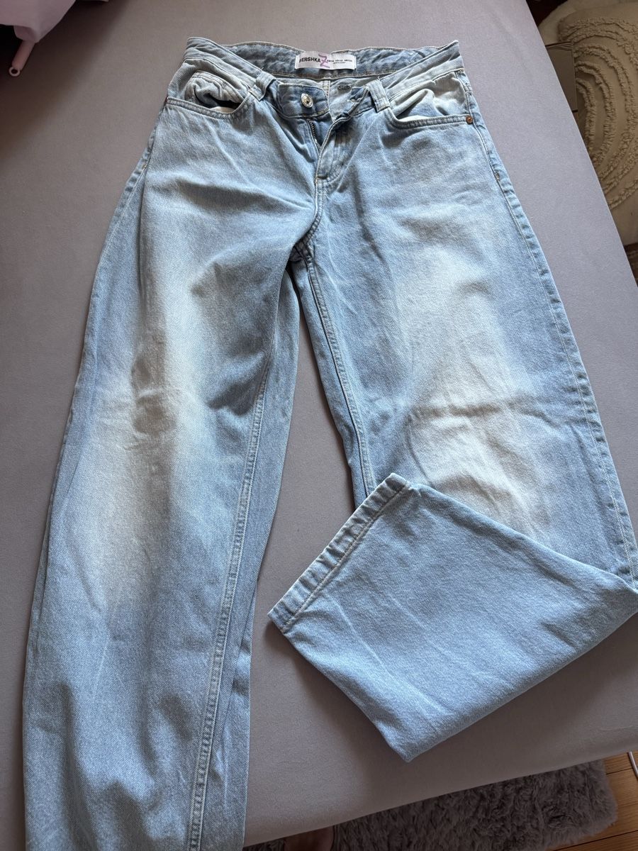 Bershka Jeans: Baggy Jeans – Usato da Trimbach venduto da zoraaurelia