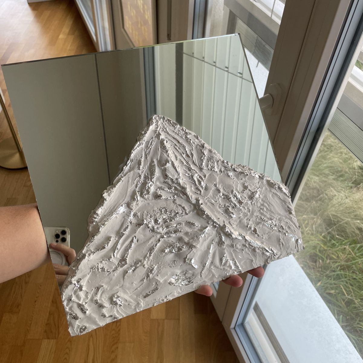 Specchi: Spiegel mit Matterhorn inspired Relief 30x30 – Nuovo (secondo la descrizione) da Utzenstorf venduto da beatrice.ch