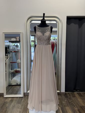 Abendkleid lang beige mit Perlenbesatz Grösse 36 neu