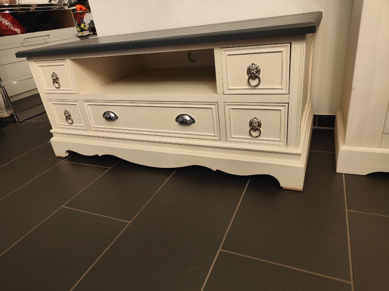 Mobili TV: Rustikaler TV-Tisch / Sideboard mit Schubladen und Ablage – Usato da Emmen venduto da Mocck 1