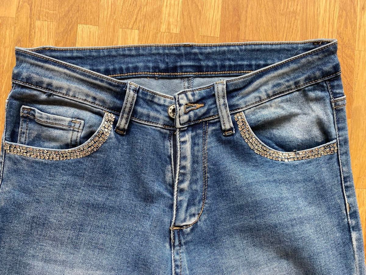 Jeans: Flared Jeans mit Strass Gr. 34 – Usato da Winterthur venduto da heart 2